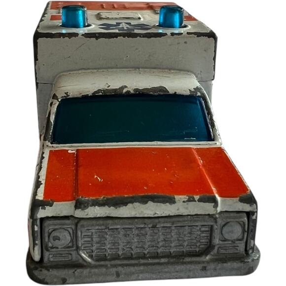 Vintage 1972 Matchbox Ambulance No. 54, Die-Cast Metal, Made in China - Picture 5 of 9